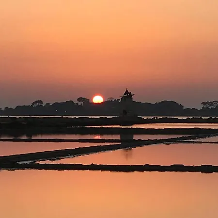 Vela Latina Affittacamere 3* マルサラ